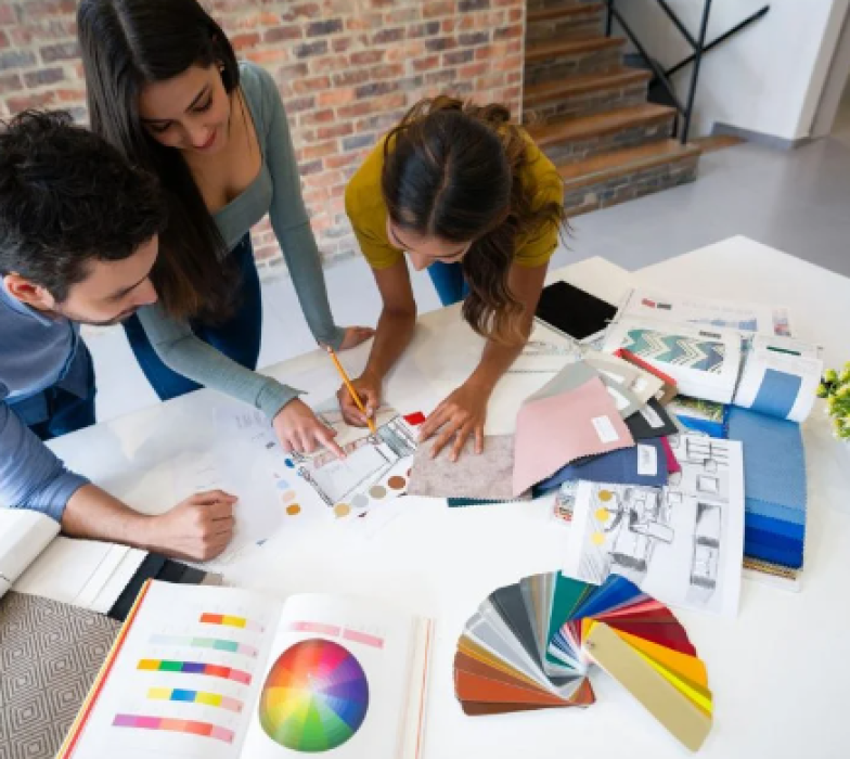 arquiteto designer e cliente